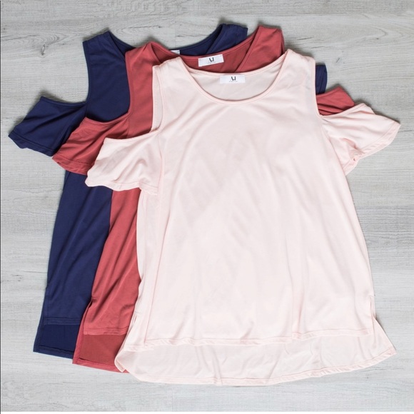 Amelia James Tops - Cold shoulder blouse In Rose